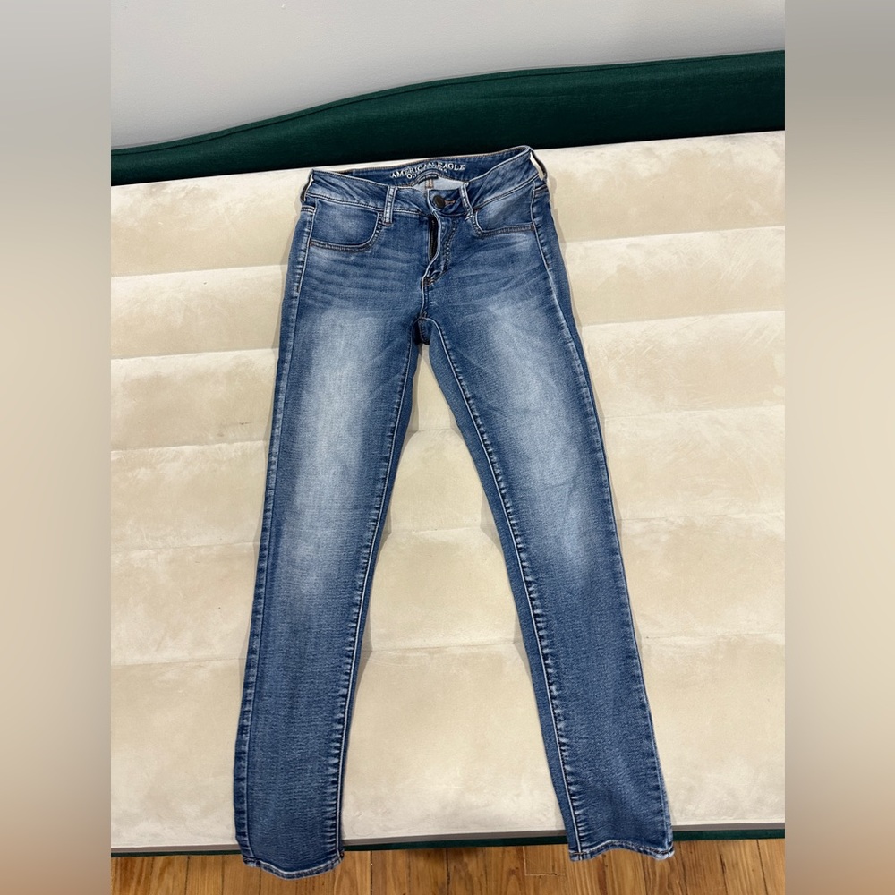FEMALE American eagle blue jeans